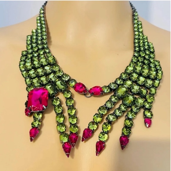 Betsy Johnson rare necklace - Picture 2 of 7